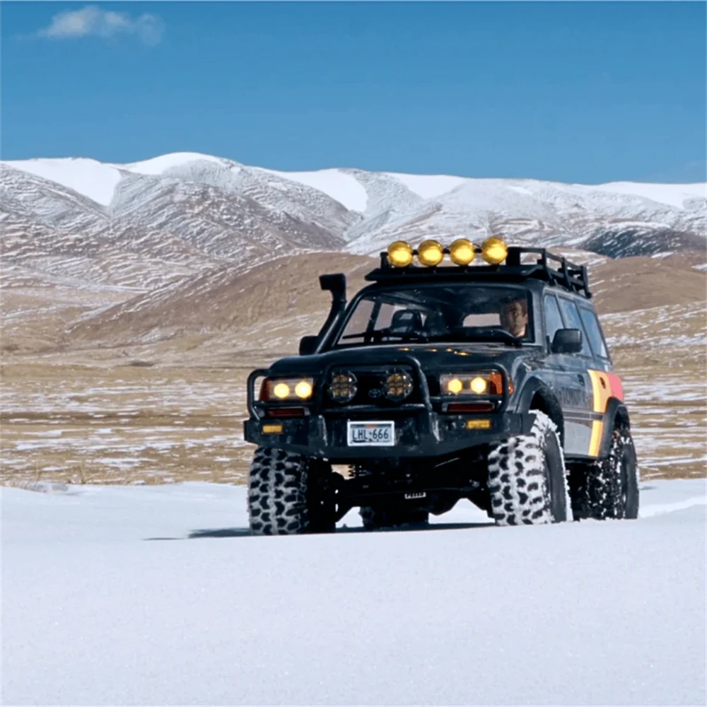 FMS FCX10 LC80 for TOYOTA Land Cruiser 80 RS 1/10 2.4G 4WD RC Car Off-Road Climbing Truck Rock Crawler LED Light Two Speed Vehicles Models Toys - Image 8